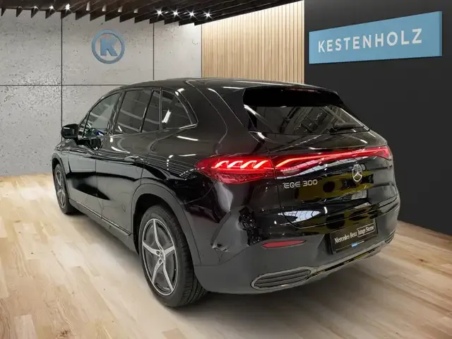 Mercedes-Benz EQE 300