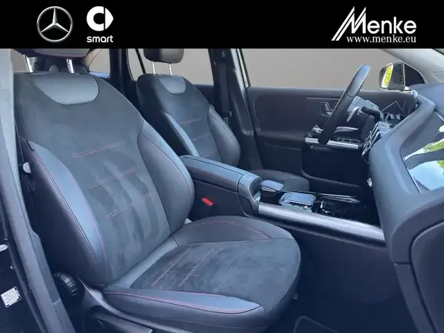 Mercedes-Benz GLA 220