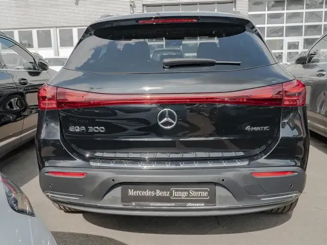 Mercedes-Benz EQA 300