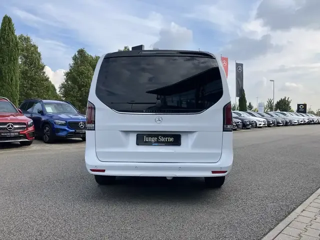 Mercedes-Benz V 220