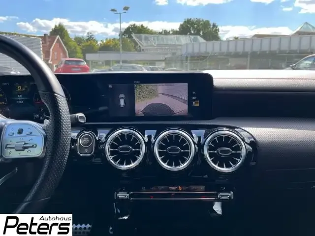 Mercedes-Benz CLA 220