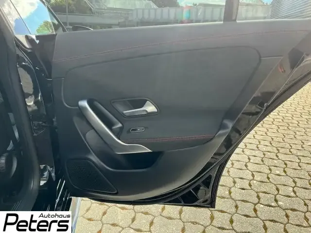Mercedes-Benz CLA 220