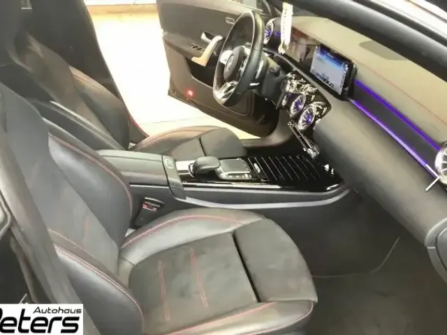 Mercedes-Benz CLA 220