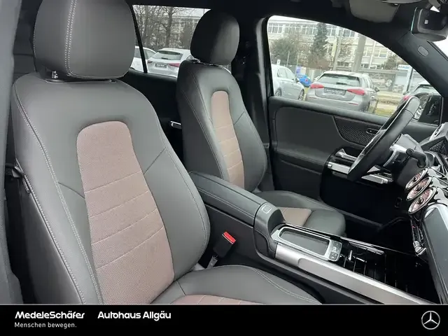 Mercedes-Benz EQB 350