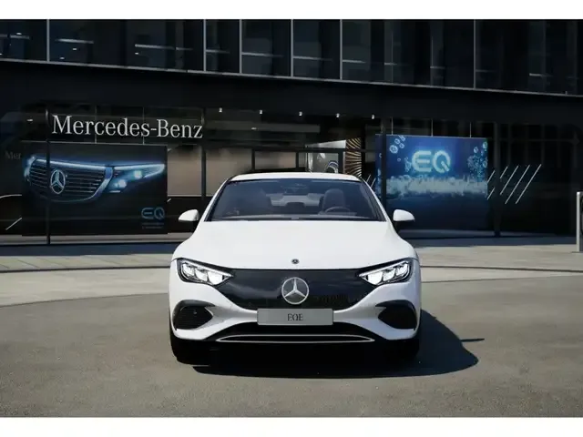 Mercedes-Benz EQE 300
