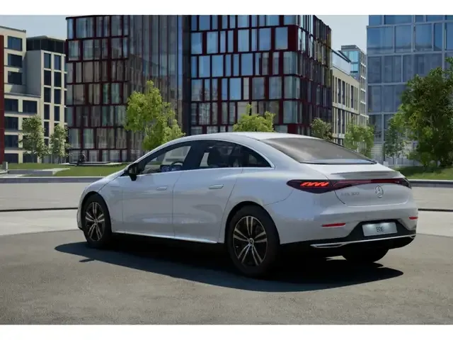 Mercedes-Benz EQE 300