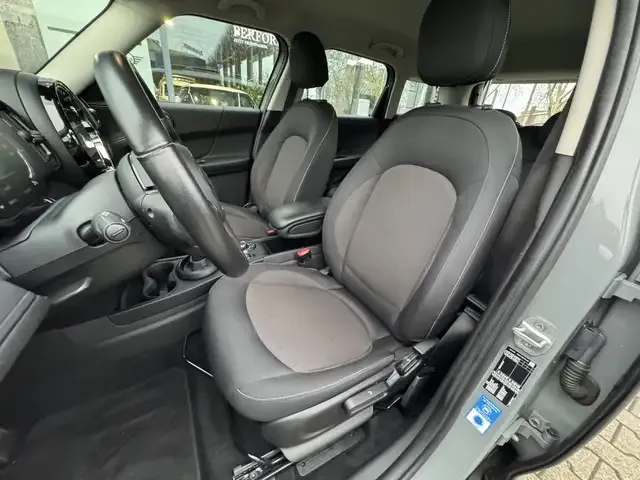 MINI One D Countryman