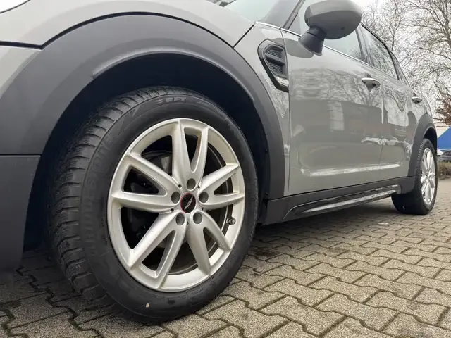 MINI One D Countryman