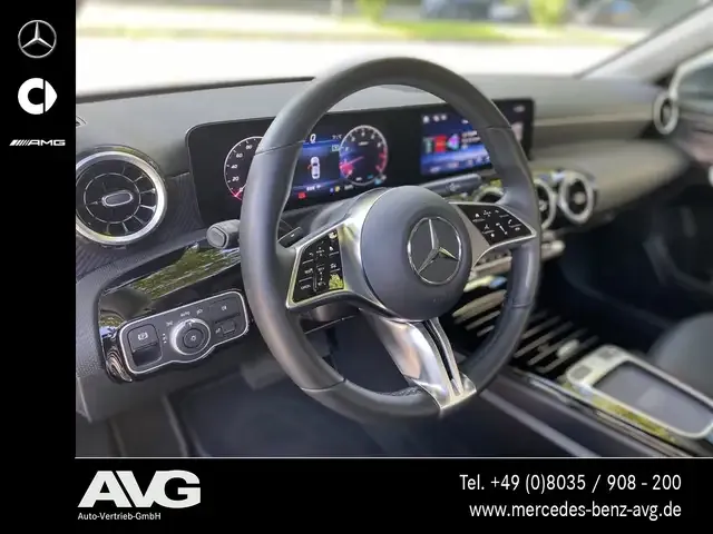 Mercedes-Benz A 220