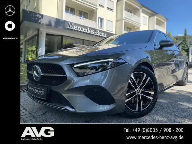 Mercedes-Benz A 220