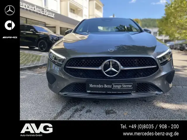 Mercedes-Benz A 220