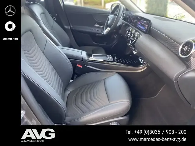 Mercedes-Benz A 220