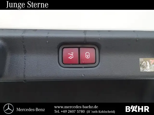 Mercedes-Benz EQE 300