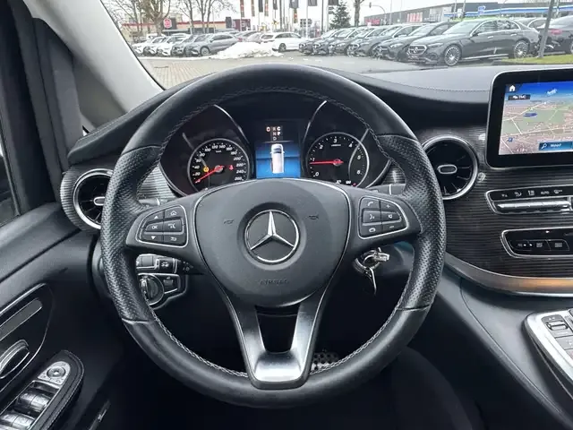 Mercedes-Benz V 250