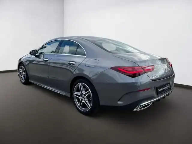 Mercedes-Benz CLA 200