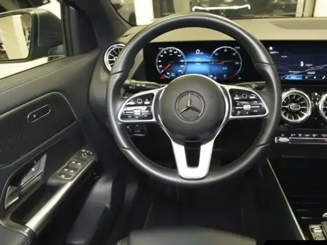 Mercedes-Benz EQA 250