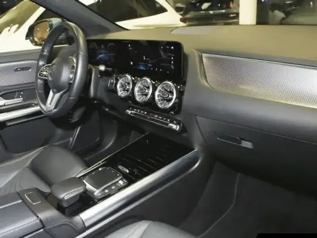 Mercedes-Benz EQA 250