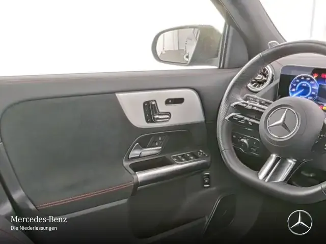 Mercedes-Benz EQA 300