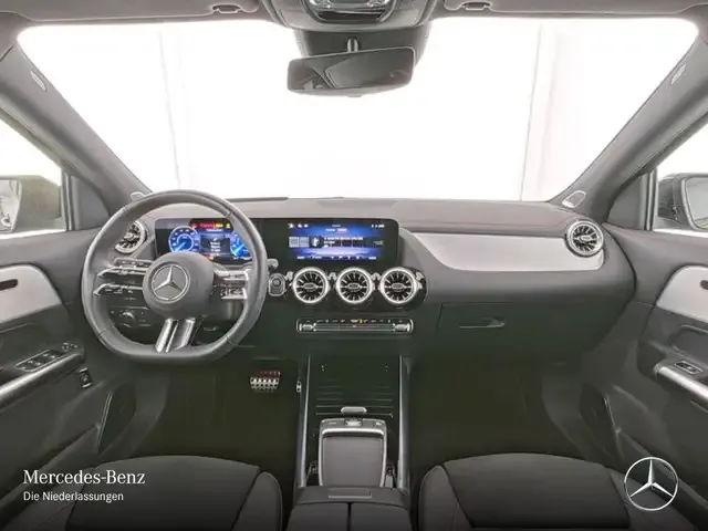Mercedes-Benz EQA 300
