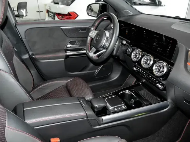 Mercedes-Benz 250