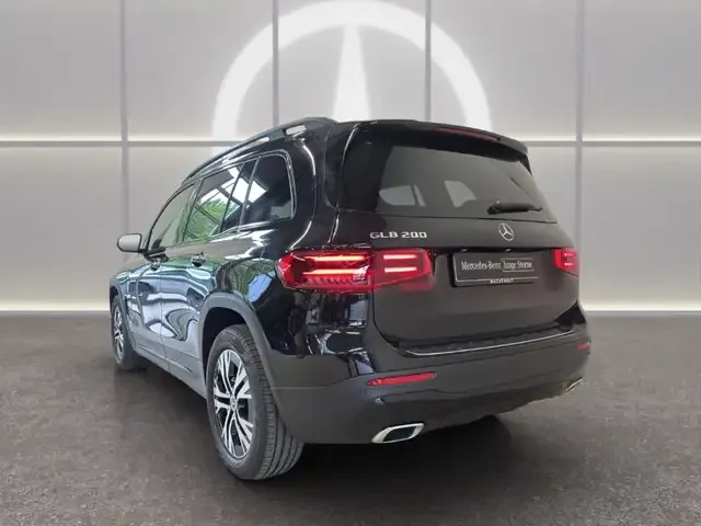 Mercedes-Benz GLB 200