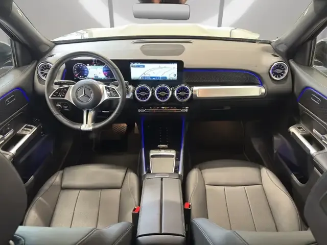 Mercedes-Benz GLB 200