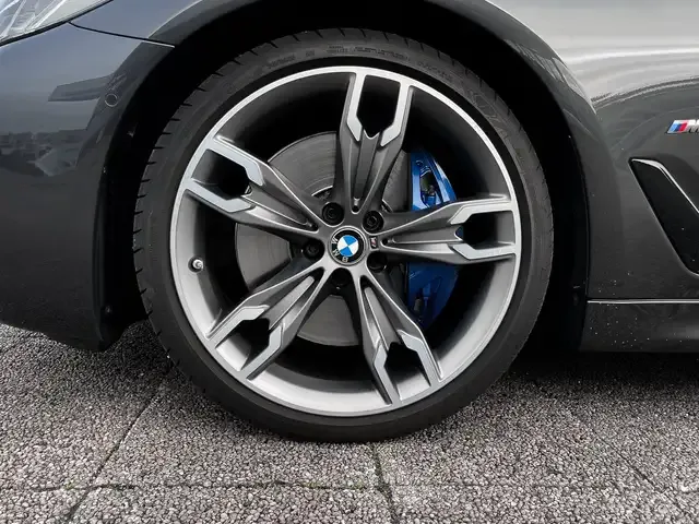 BMW 550