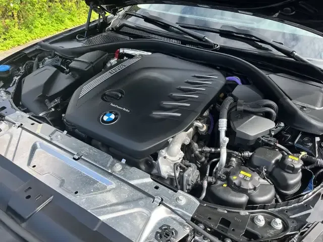 BMW 330