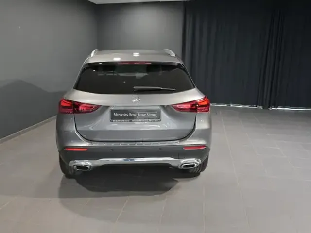 Mercedes-Benz GLA 180