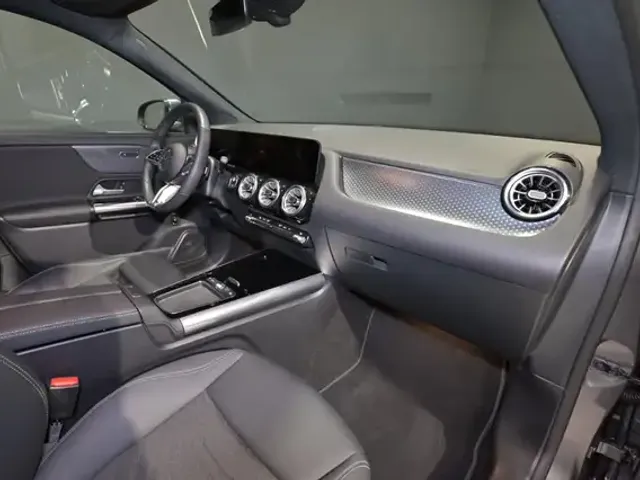 Mercedes-Benz GLA 180