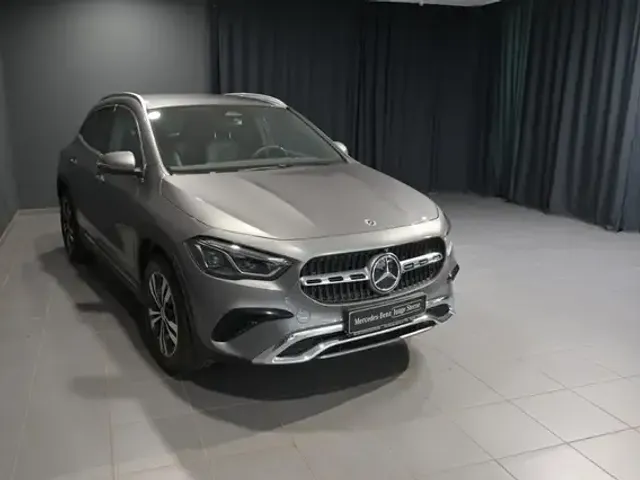 Mercedes-Benz GLA 180