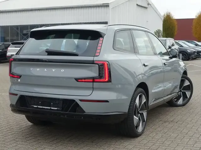 Volvo EX90