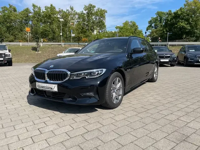BMW 330