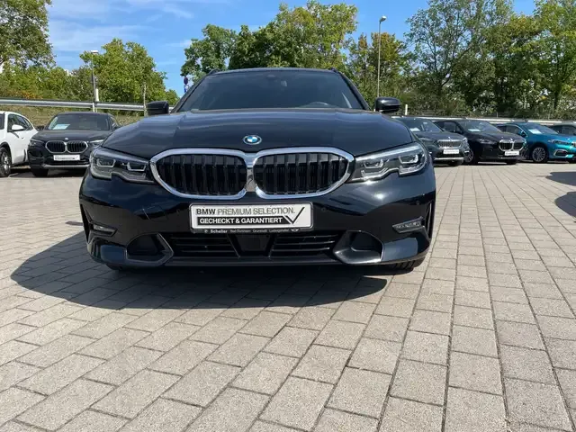 BMW 330