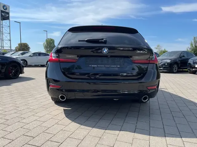 BMW 330
