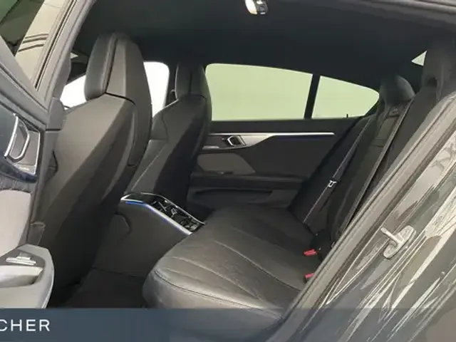 BMW M8