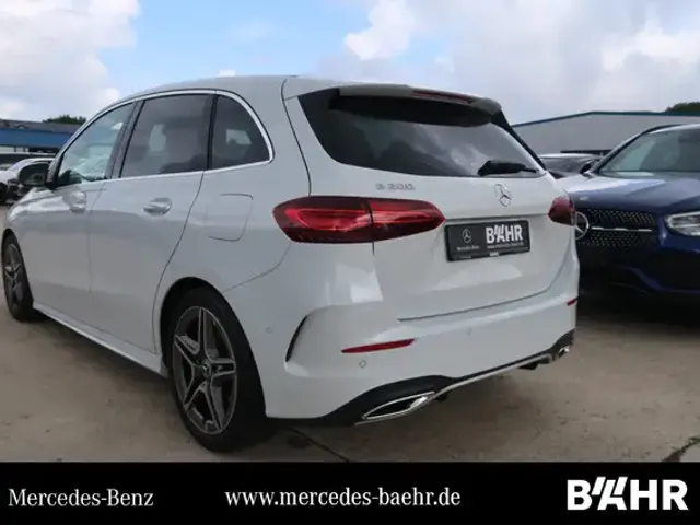 Mercedes-Benz B 200