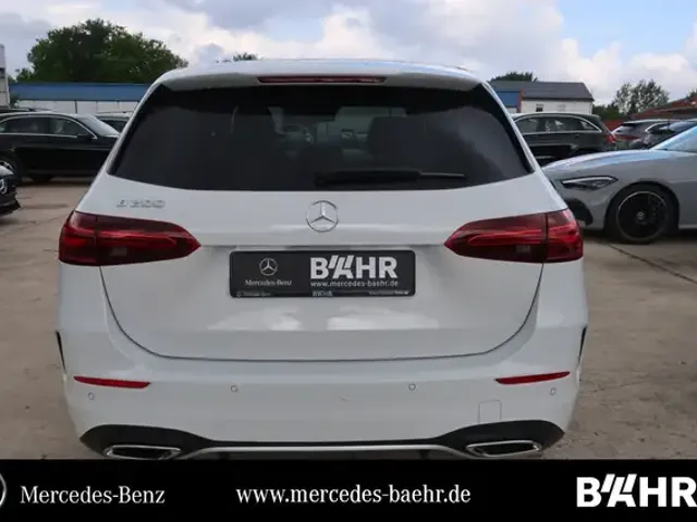 Mercedes-Benz B 200
