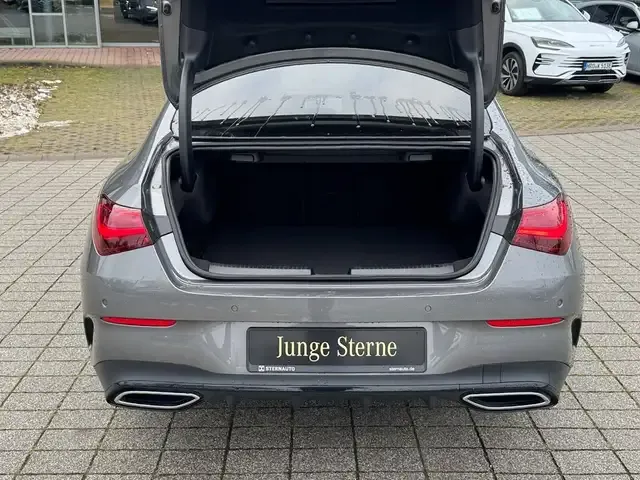 Mercedes-Benz CLA 200