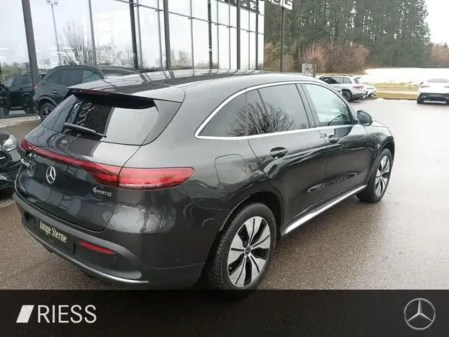 Mercedes-Benz EQC 400