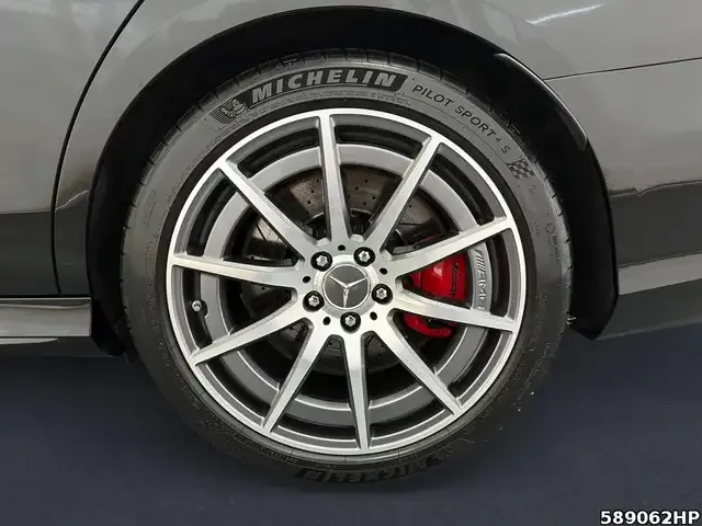 Mercedes-Benz E 63 AMG