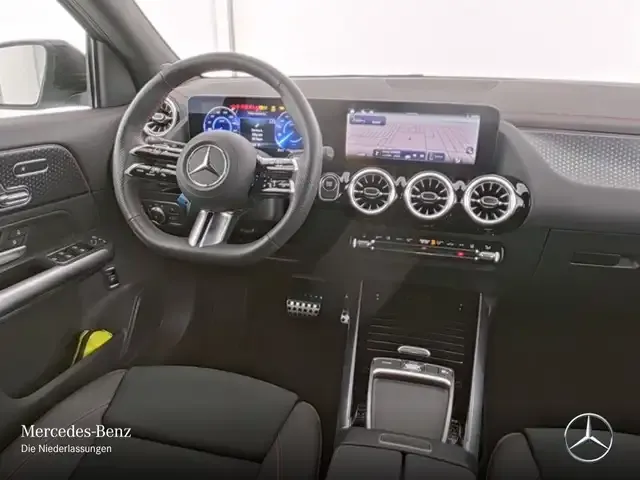 Mercedes-Benz EQA 300