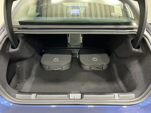 Mercedes-Benz EQE 300