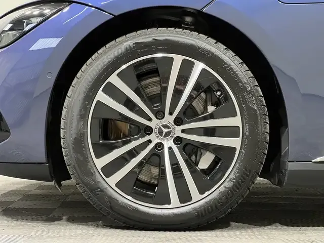 Mercedes-Benz EQE 300