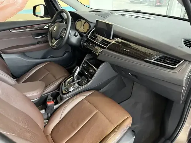 BMW 220