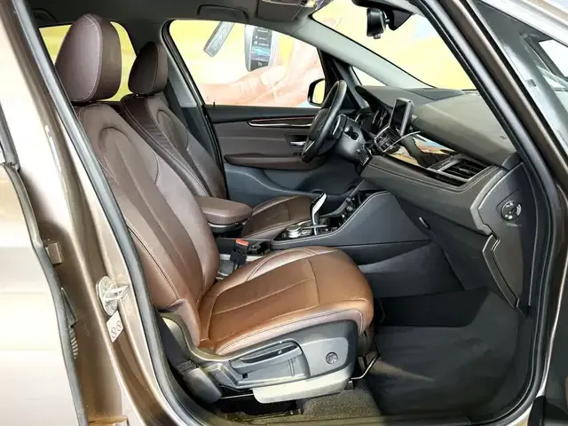 BMW 220