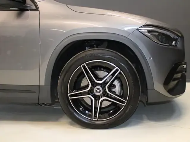 Mercedes-Benz GLA 250
