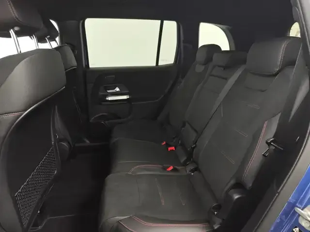 Mercedes-Benz GLB 220