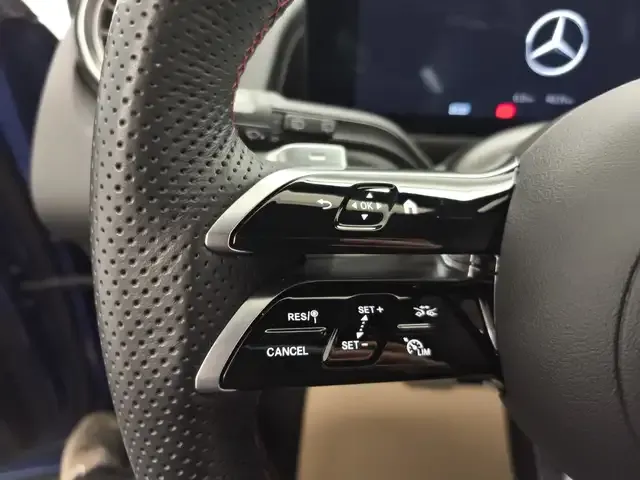 Mercedes-Benz GLB 220