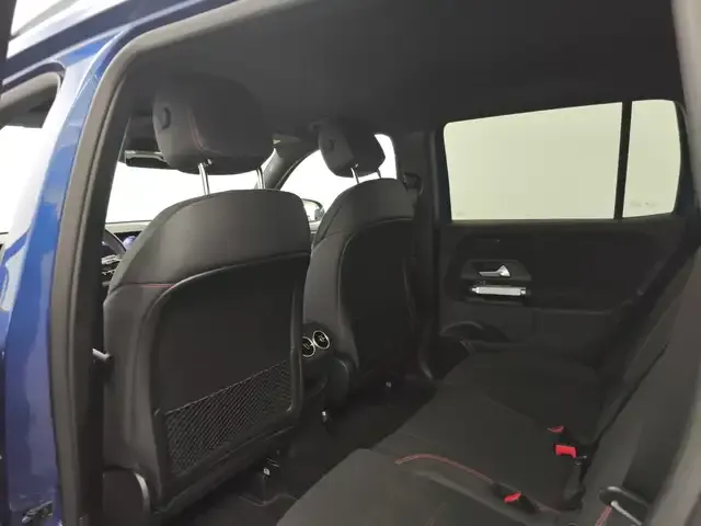 Mercedes-Benz GLB 220